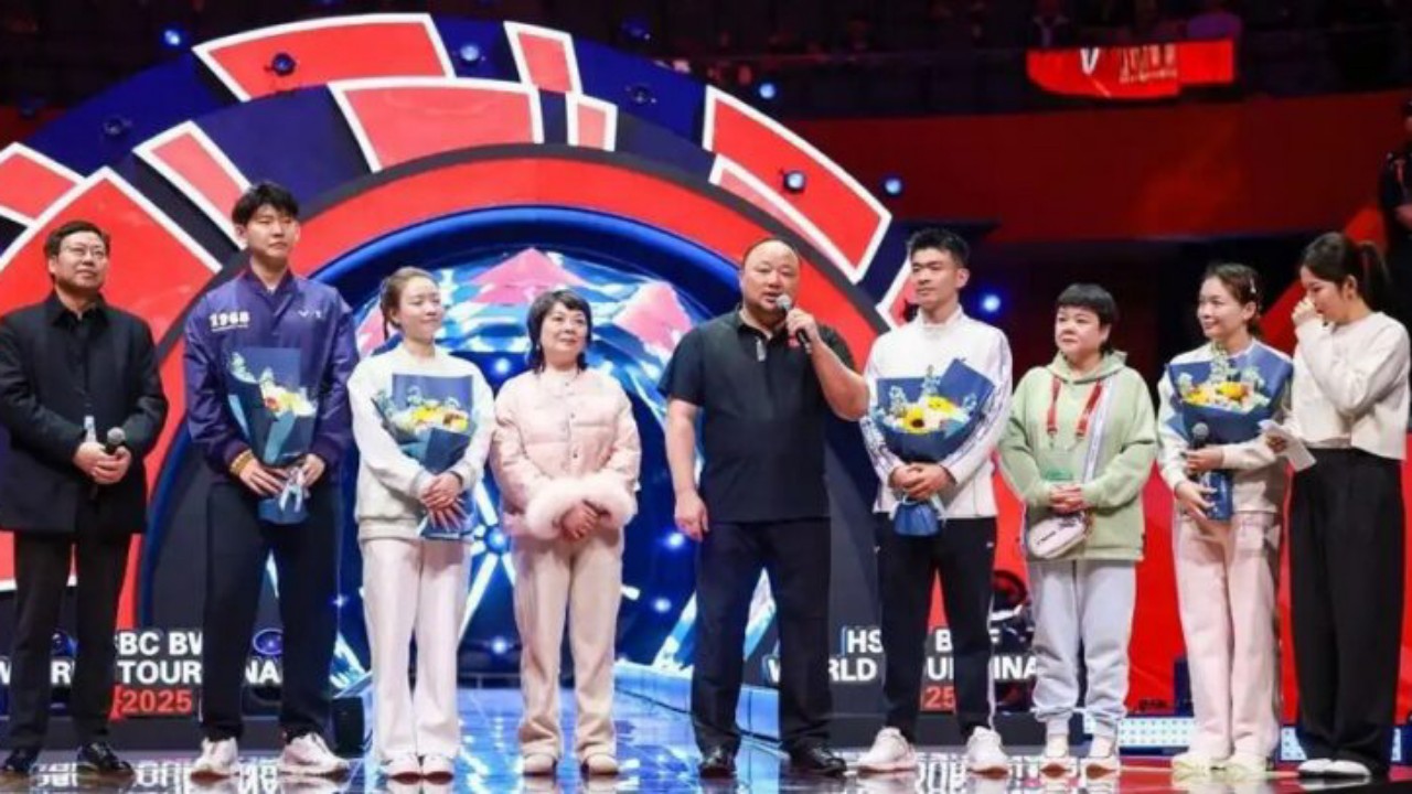 Badminton China Gelar Perpisahan Haru Pensiunnya Chen Qingchen, Zheng Siwei dan Huang Yaqiong