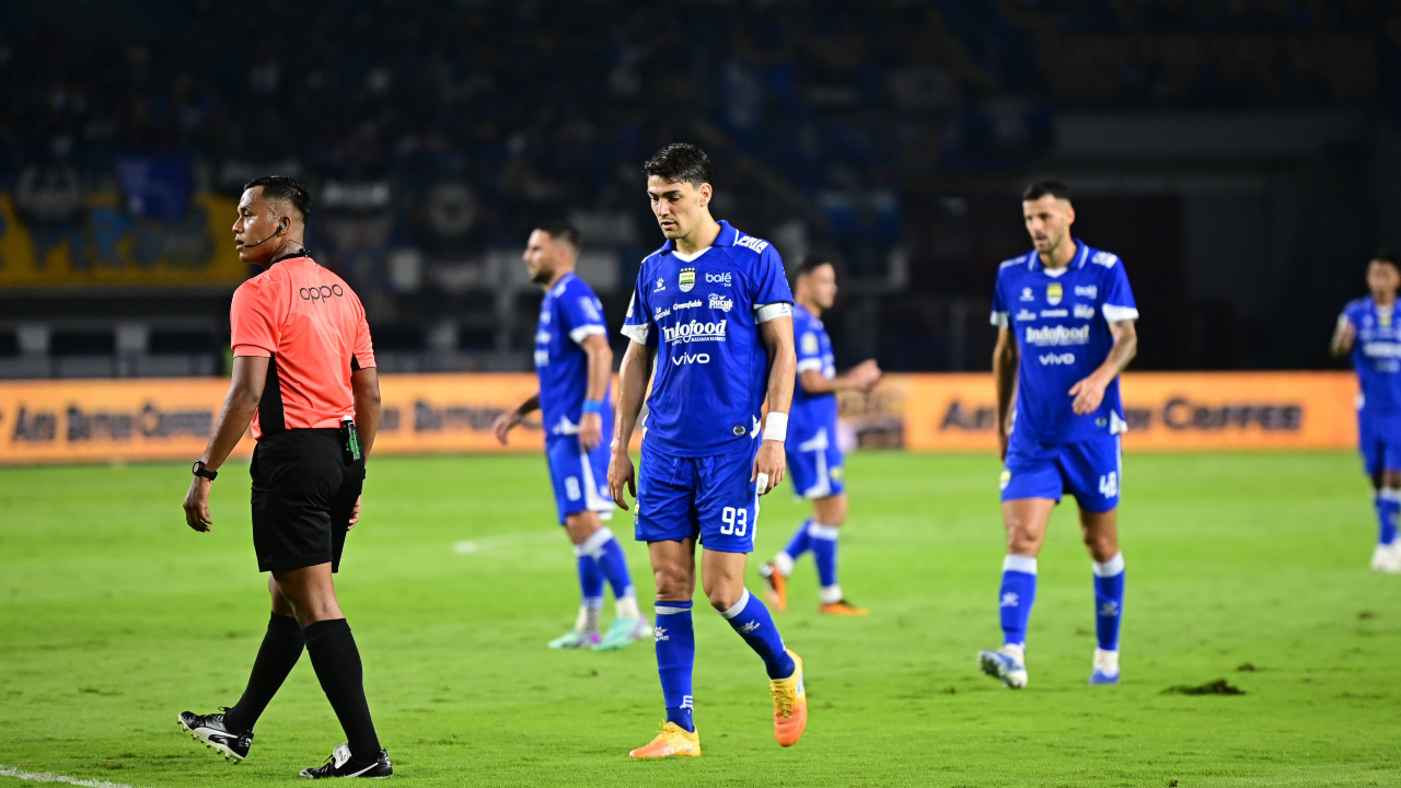 Bek Persib, Federico Barba