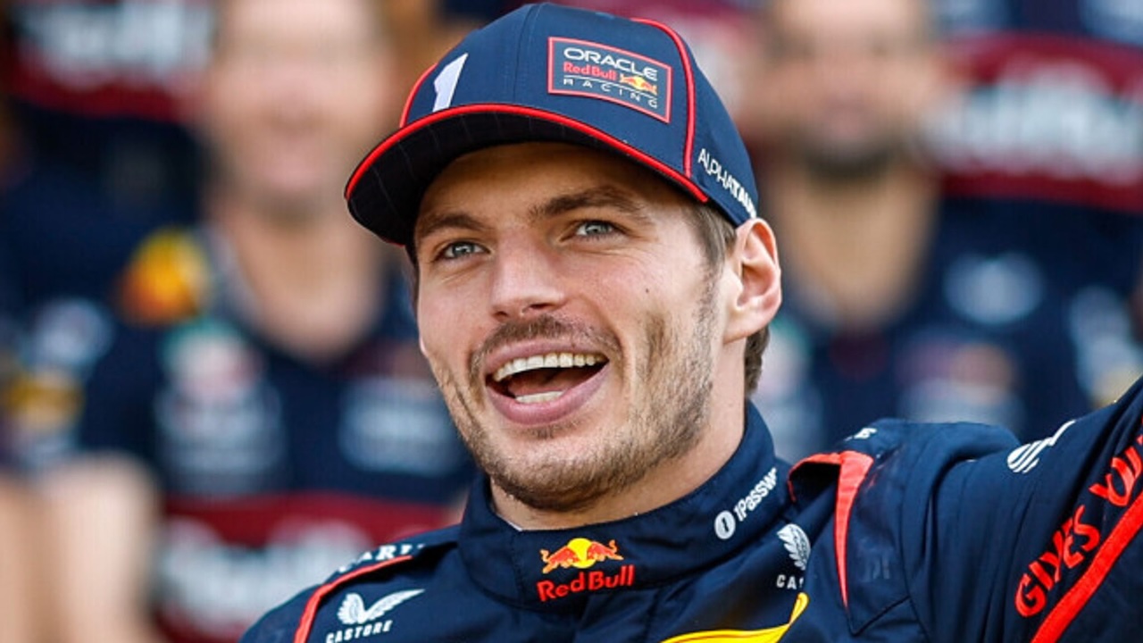 Di Balik Gejolak Red Bull, Status Max Verstappen di Tim Jadi Sorotan