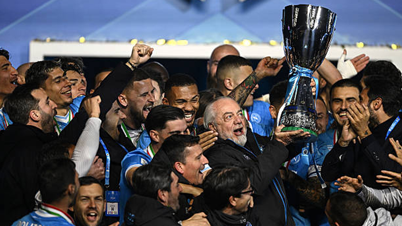 Juara Supercoppa, Aurelio De Laurentiis Ajak Fans Napoli Terus Bermimpi