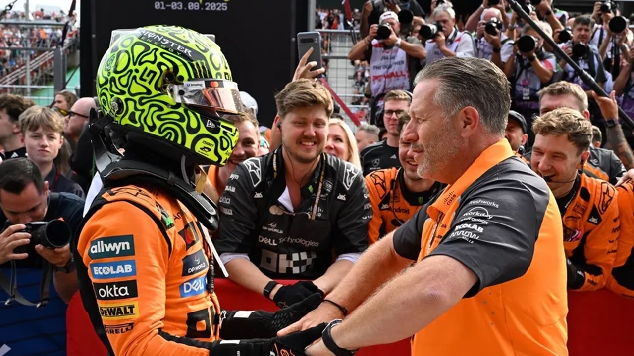 Lando Norris Memamerkan Ototnya setelah Mengalahkan Zak Brown