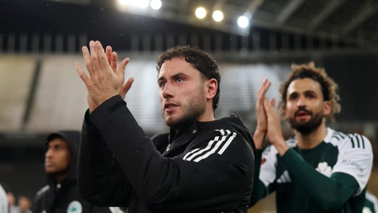 Defender incaran Lazio