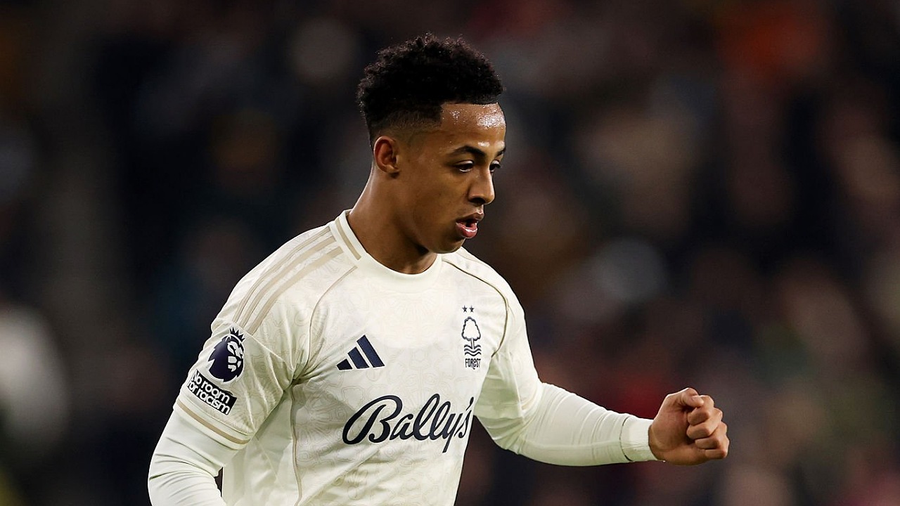 Winger Nottingham Forest, Omari Hutchinson