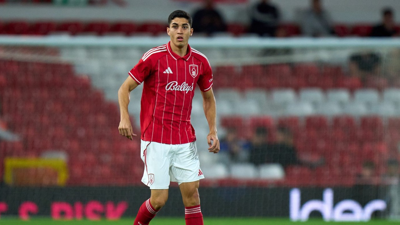 Deco telah Menemukan Sosok Cocok untuk Posisi Bek