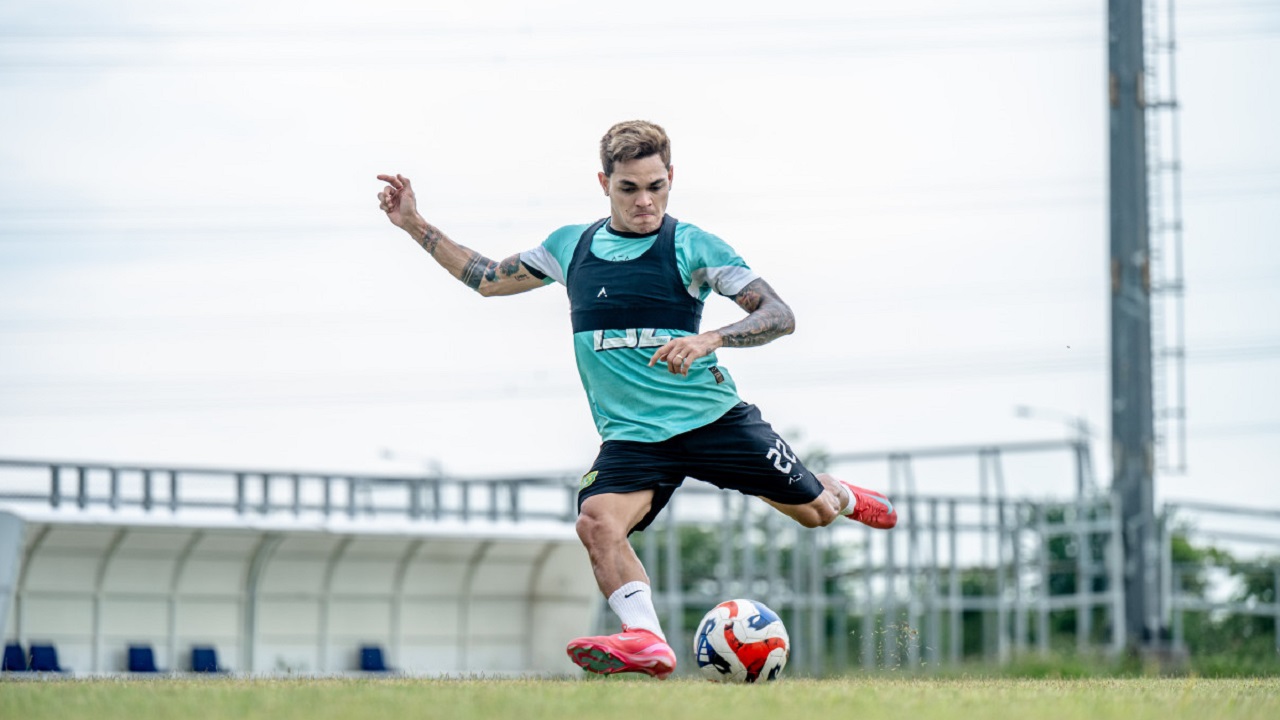 Gelandang Persebaya Surabaya, Gali Freitas