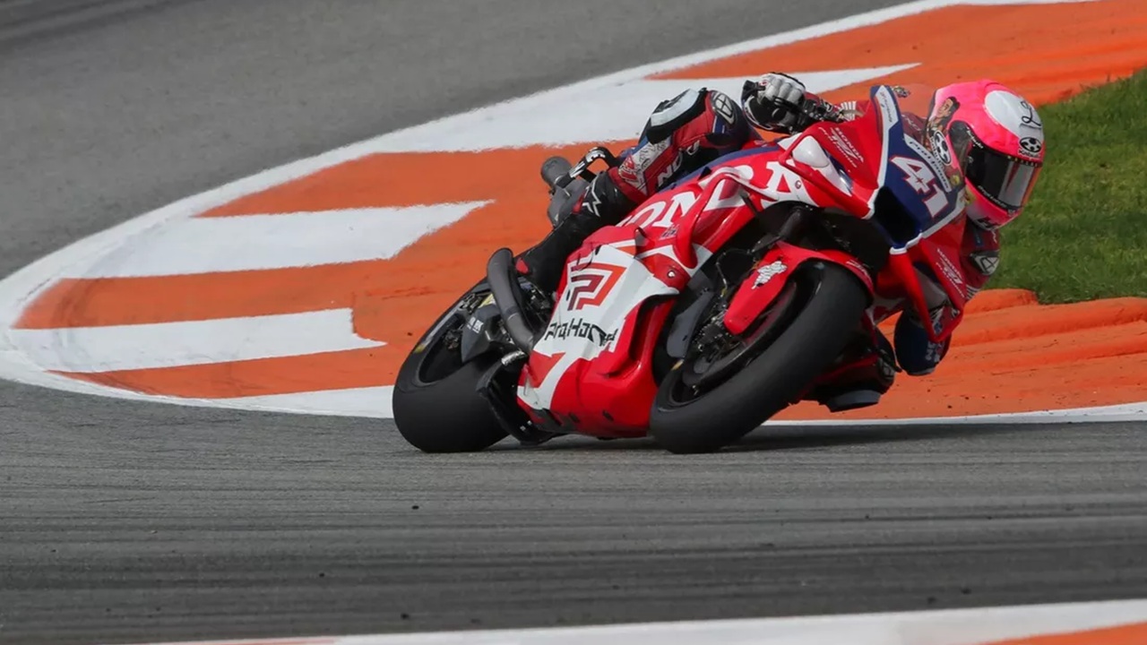 Aleix Espargaro uji coba motor Honda di Sirkuit Sepang