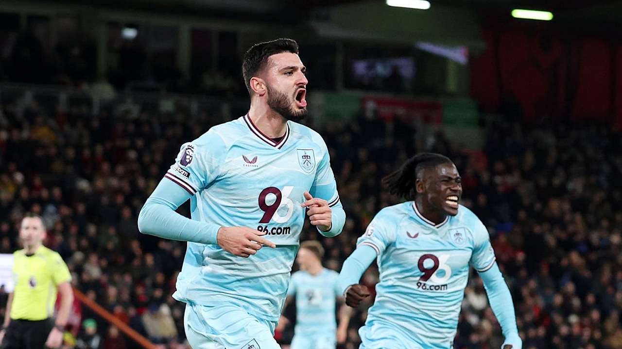 Armando Broja Kenang Gol Perdana di Burnley Jelang Hadapi Everton