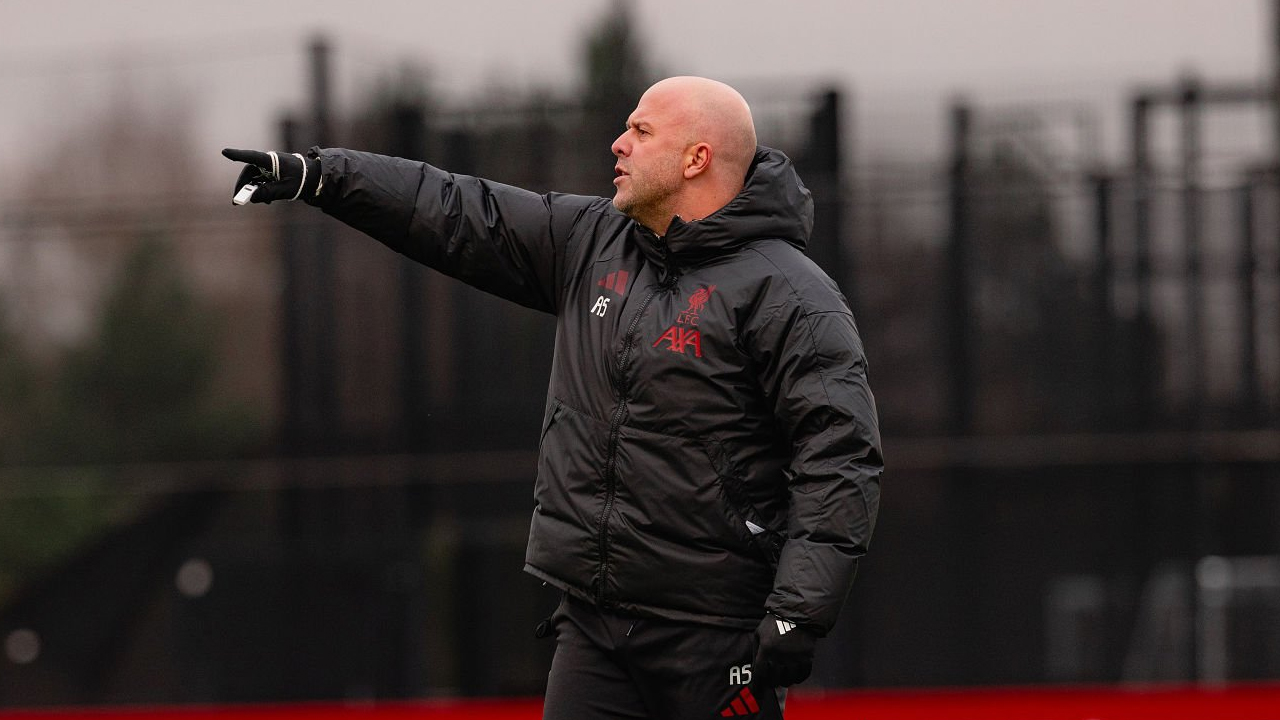 Arne Slot Peringatkan Liverpool Soal Ancaman Bola Mati