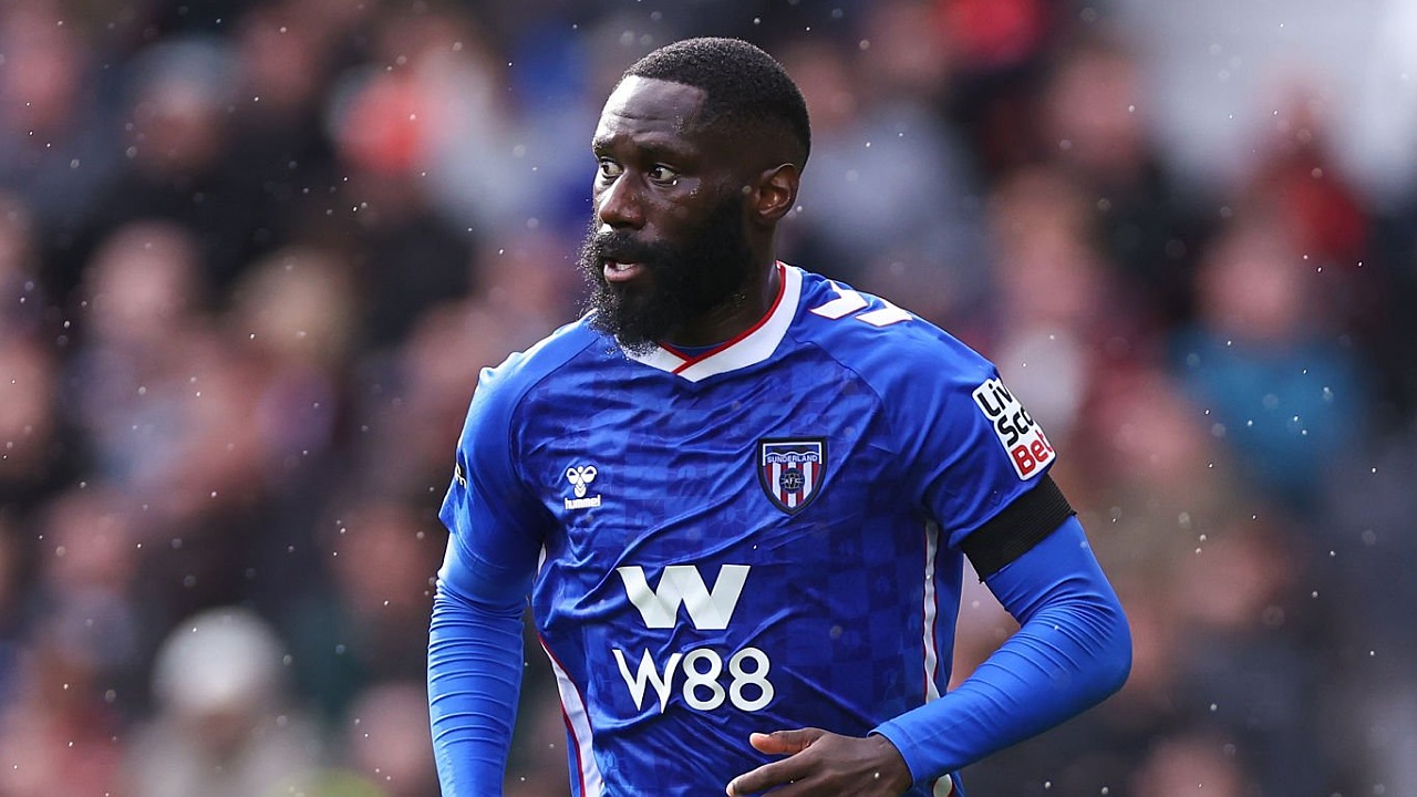 Bek kiri Sunderland, Arthur Masuaku