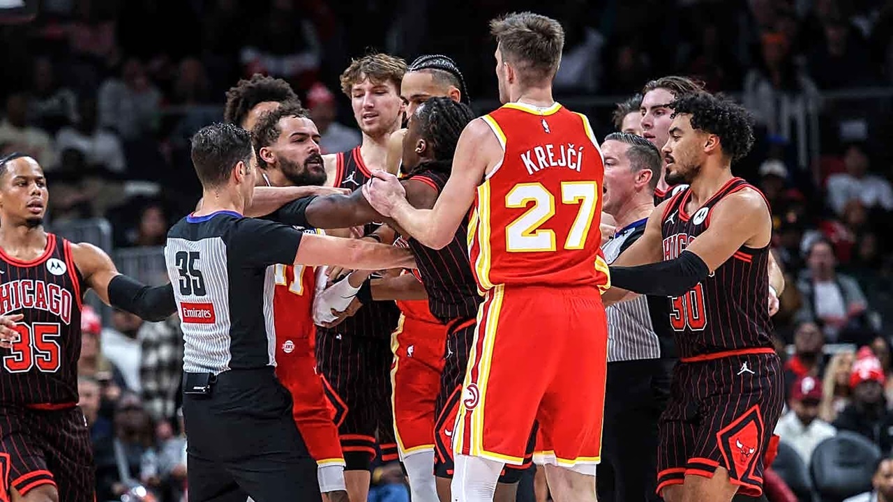 Ayo Dosunmu Ungkap Penyebab Pertikaian dengan Trae Young