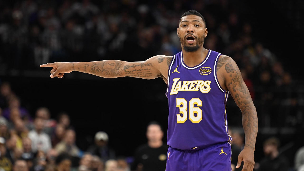 Marcus Smart ingin timnya segera benahi pertahanan.