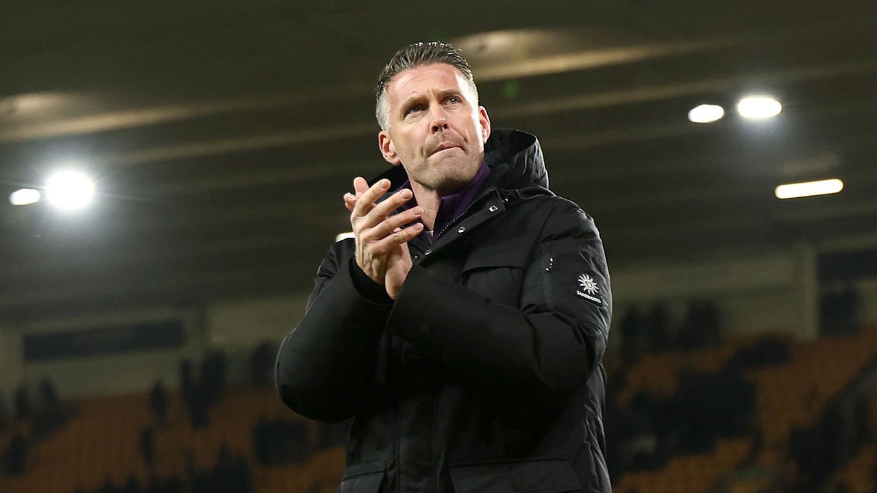 Rob Edwards Akui Atmosfer Molineux Pengaruhi Mental Wolves