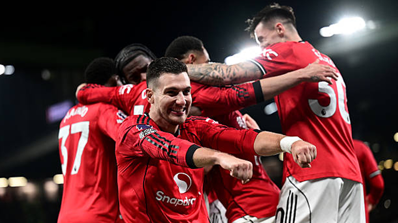 Gelar Laga Persahabatan di Arab Saudi, Strategi MU Hadapi Krisis Musim Ini