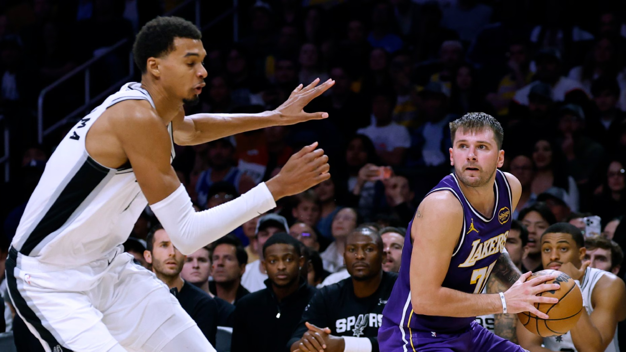 Hari Natal Penuh Bintang: 9 dari 10 Pemain NBA Terpopuler Tampil Saat Xmas