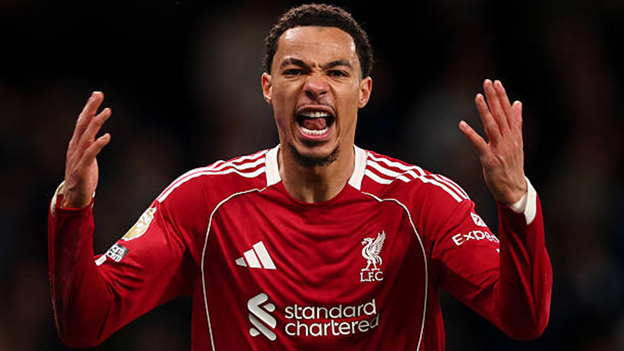 Hugo Ekitike Dinilai Wayne Rooney Sebagai Transfer Paling Menonjol