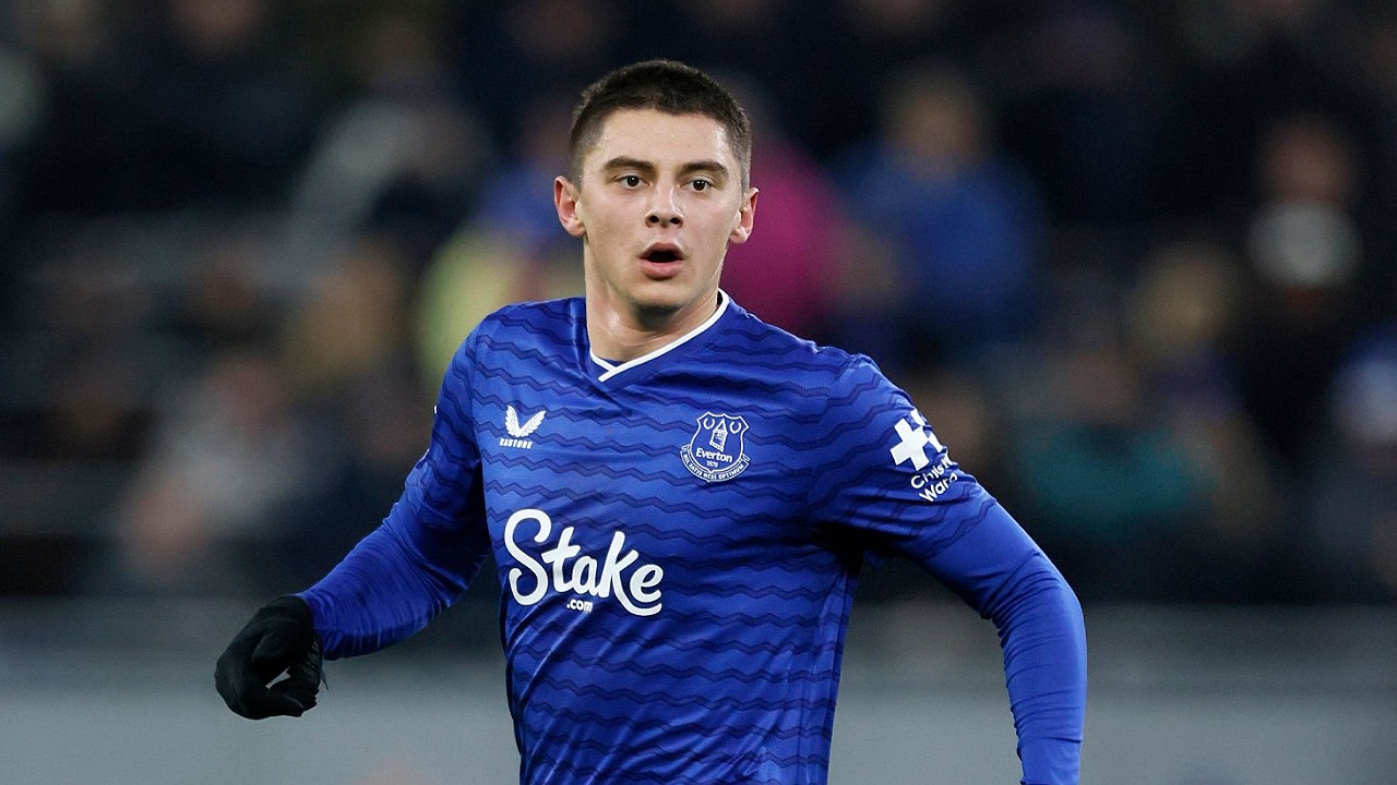 David Moyes Optimistis Everton Pertahankan Mykolenko di Tengah Isu Kontrak