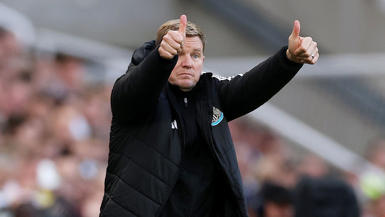 Eddie Howe Hati-hati Mainkan Yoane Wissa di Jadwal Padat Newcastle