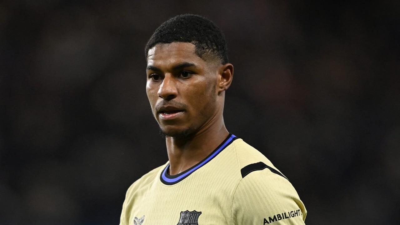 Hansi Flick Mendesak Barcelona Pertahankan Marcus Rashford