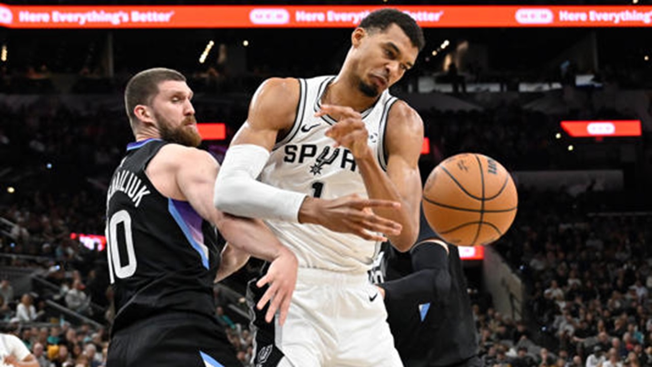 Jazz Hentikan Kemenangan Berntun Dicatat Spurs