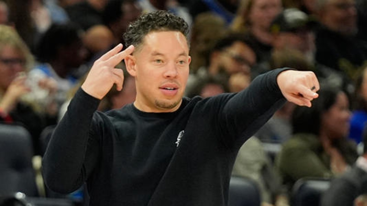 vzMitch Johnson Beri Pujian Jazz Usai Mengalahkan Spurs