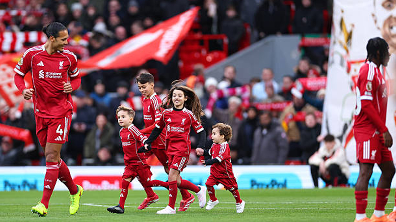 Momen Istimewa di Anfield, Keluarga Diogo Jota Hiasi Kemenangan Liverpool