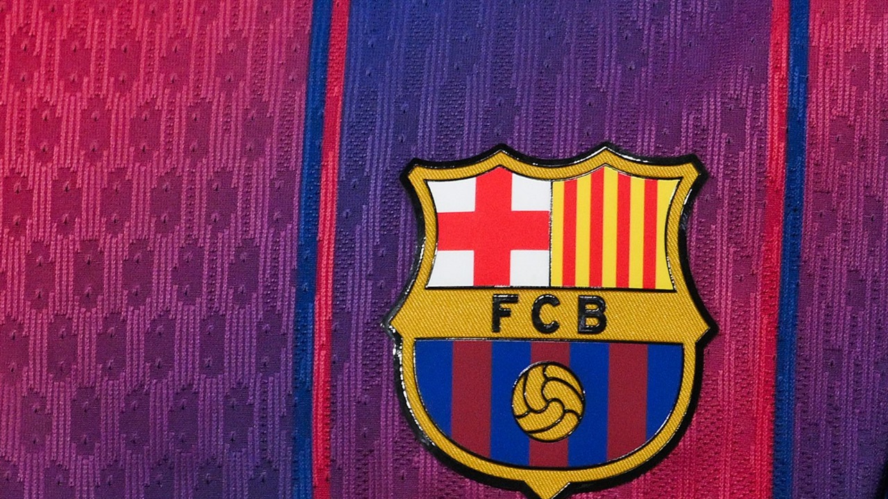 Barcelona Undang Penyerang Muda Polandia Latihan di La Masia