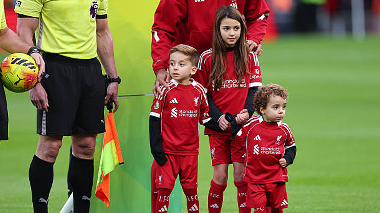 Putranya Jadi Maskot di Anfield, Istri Diogo Jota Sampaikan Terima Kasih