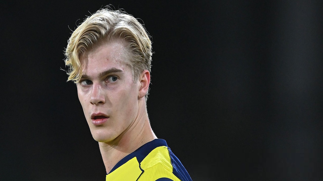 Serba Bisa, Frank Bandingkan Lucas Bergvall dan Bintang Liverpool