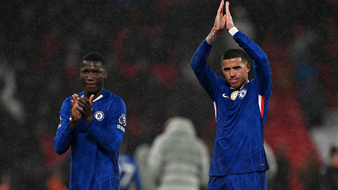 Moises Caicedo dan Enzo Fernandez dikritik Steve Nicol