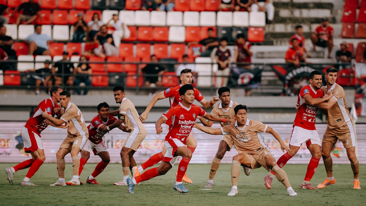 Laga Bali United kontra Dewa United FC berlangsung ketat dan berakhir imbang