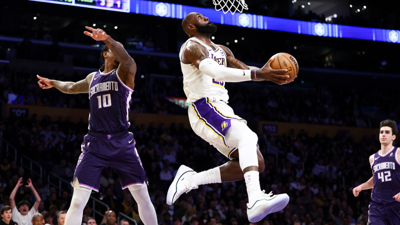 LeBron dan Doncic Pimpin Kemenangan Los Angeles Lakers Dominan Atas Kings