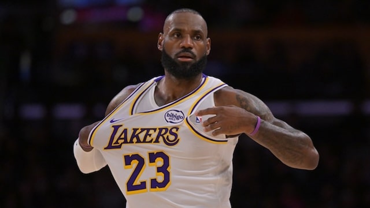 LeBron James Akan Lakukan Apa Saja saat Austin Reaves Cedera