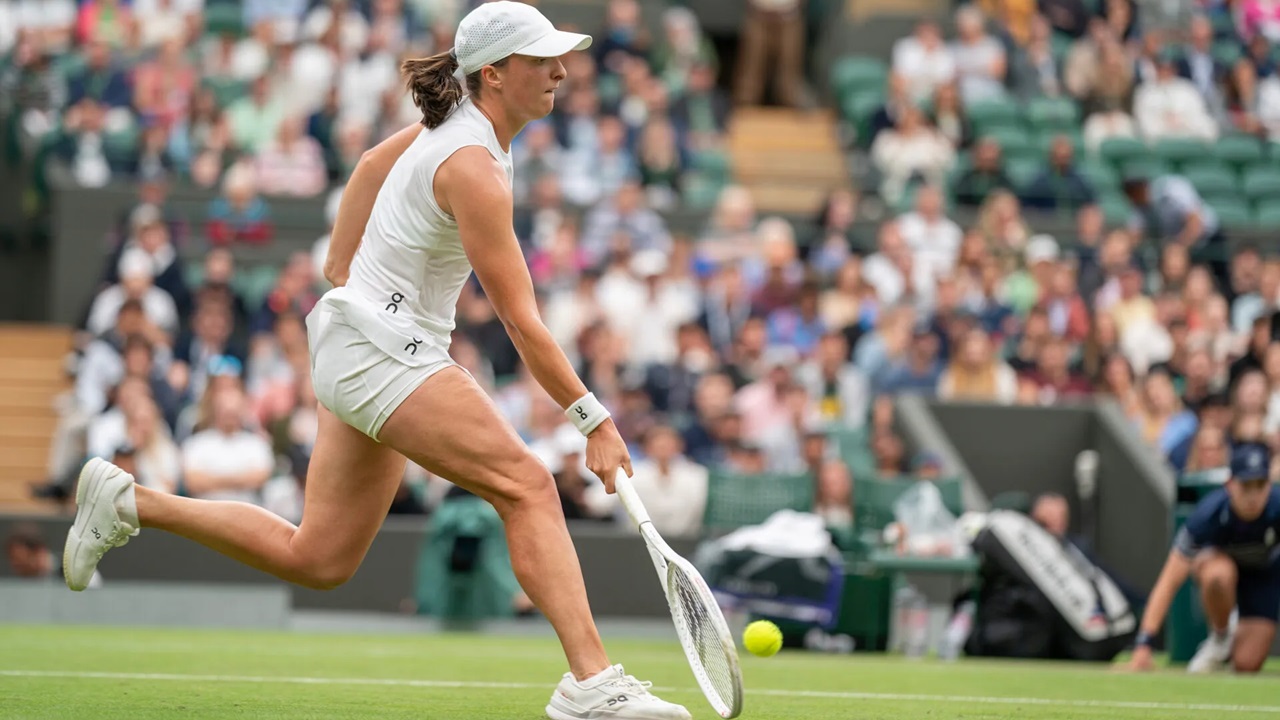 Mantan Pelatih Roger Federer Dukung Iga Swiatek Cetak Tonggak Bersejarah