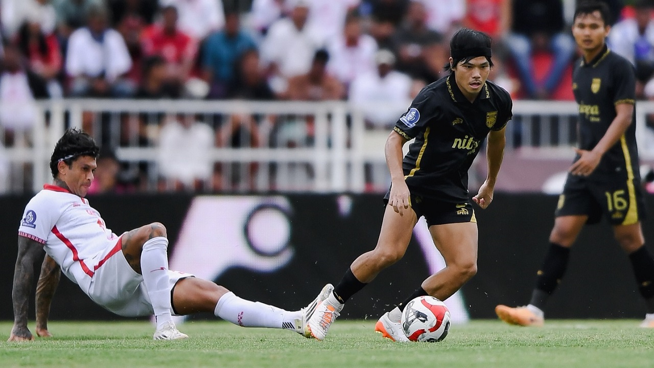 Gelandang Borneo FC, Kei Hirose di laga kontra Malut United FC