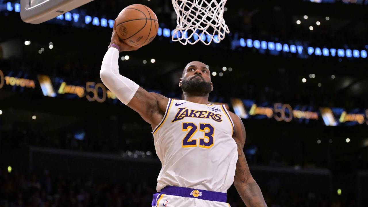 Genap Berusia 41 Tahun, LeBron James Terus Berperang Melawan “Father Time”