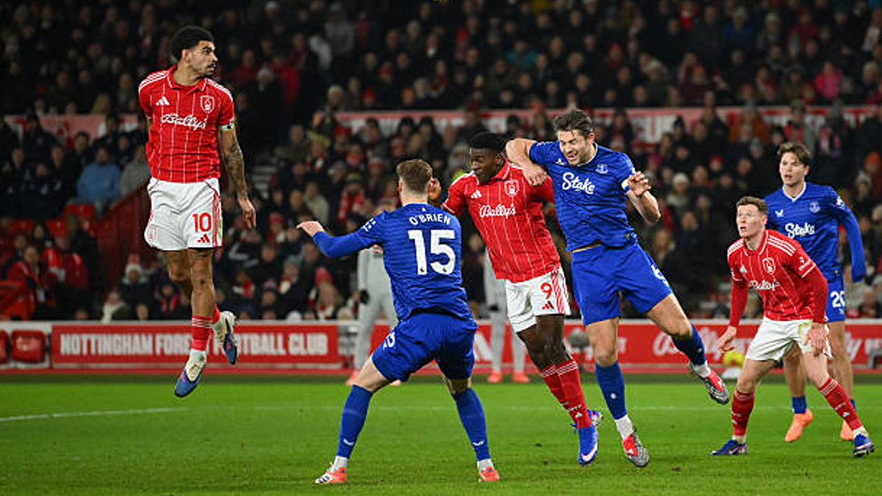 Clean Sheet Lawan Forest, James Tarkowski Puji Lini Belakang Everton