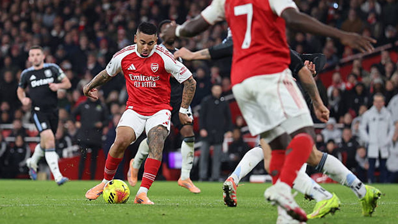 Datang untuk Mengulur Waktu, Gabriel Jesus Kritik Taktik Aston Villa