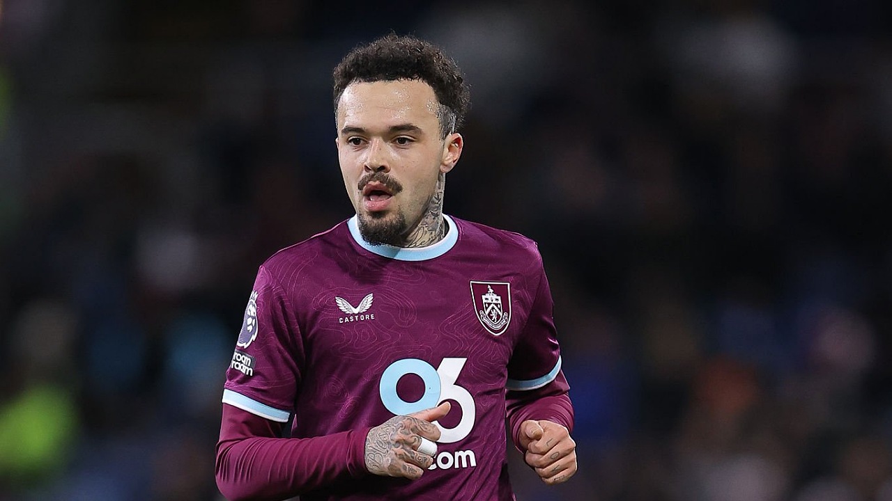 Quilindschy Hartman Setia pada Burnley, Bantah Isu Pindah ke Ajax