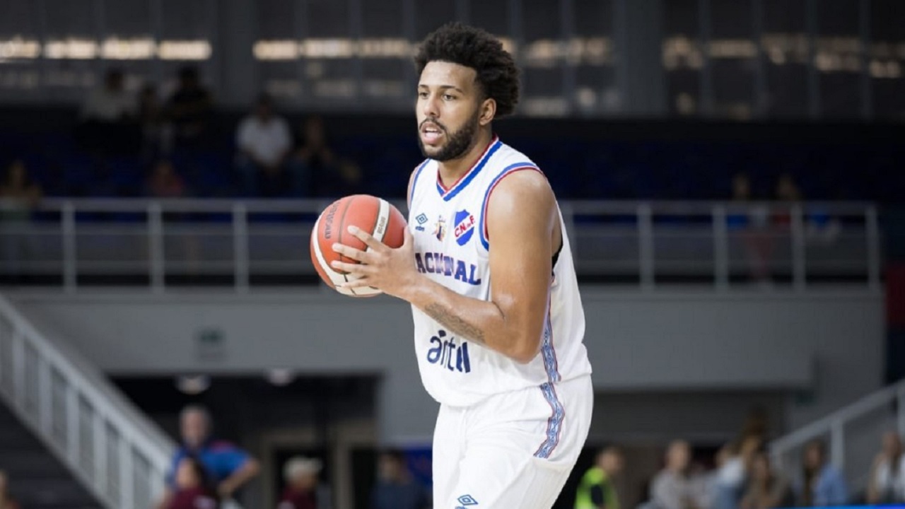 Pacific Caesar Surabaya rekrut Anthony Peacock.