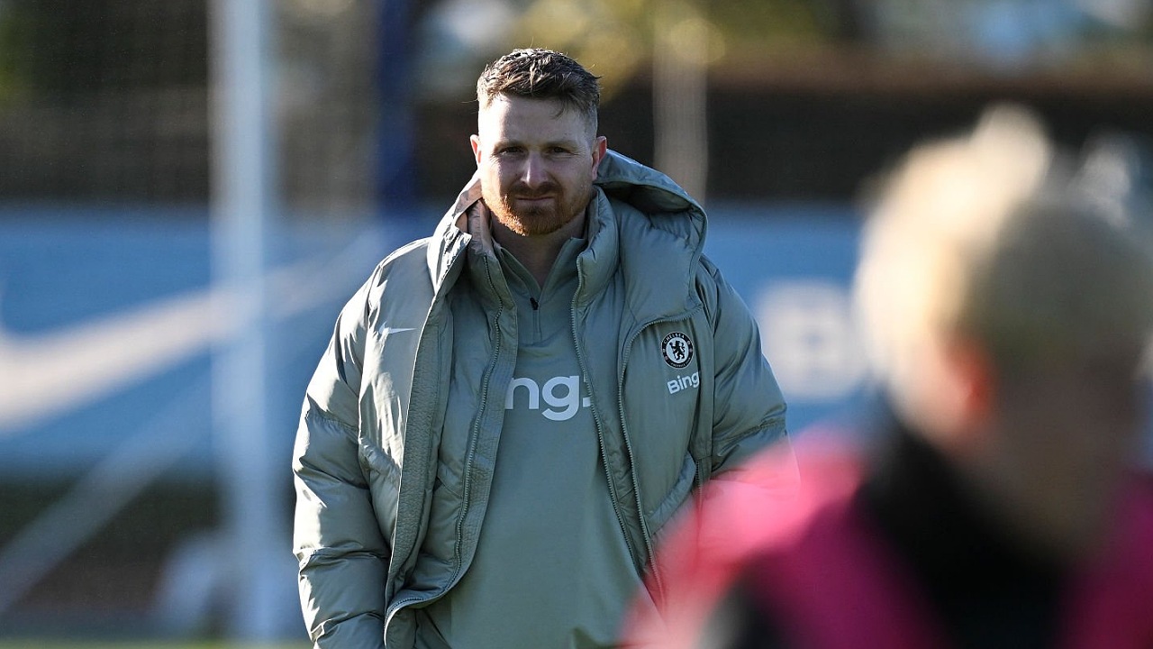 Pelatih interim Chelsea, Calum MacFarlane