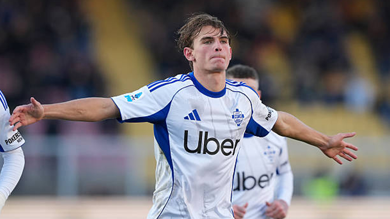 Cesc Fabregas Ungkap Alasan Nyeleneh Soal Keputusan Nico Paz Tak Starter