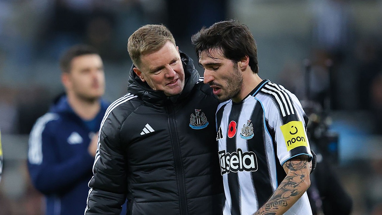 Eddie Howe dan Sandro Tonali