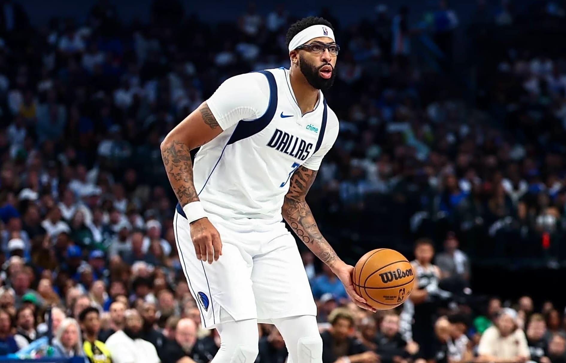 Mavericks Tawarkan Anthony Davis ke Warriors - sumber: (mainbasket)