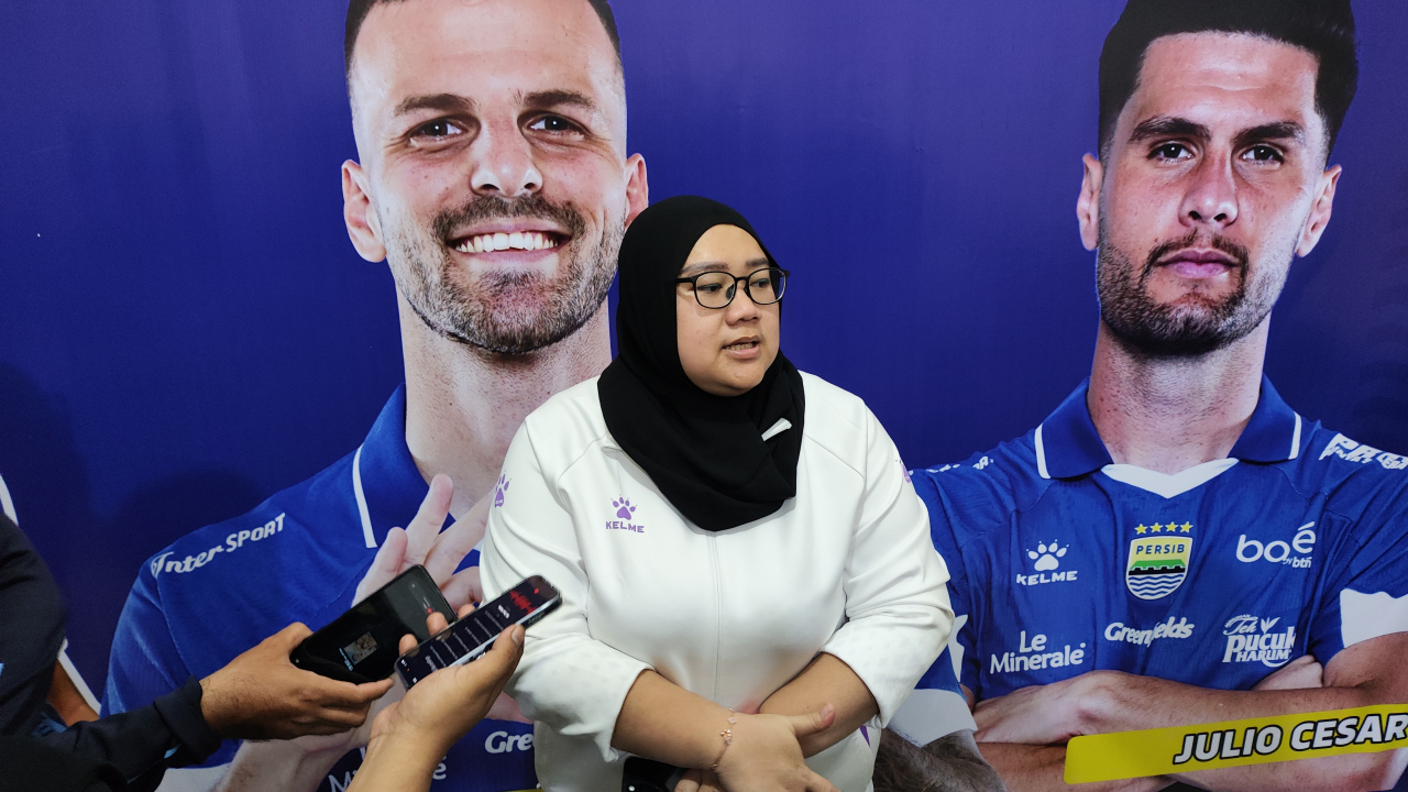 Penjualan jersey original Persib meningkat pesat di semester kedua 2025