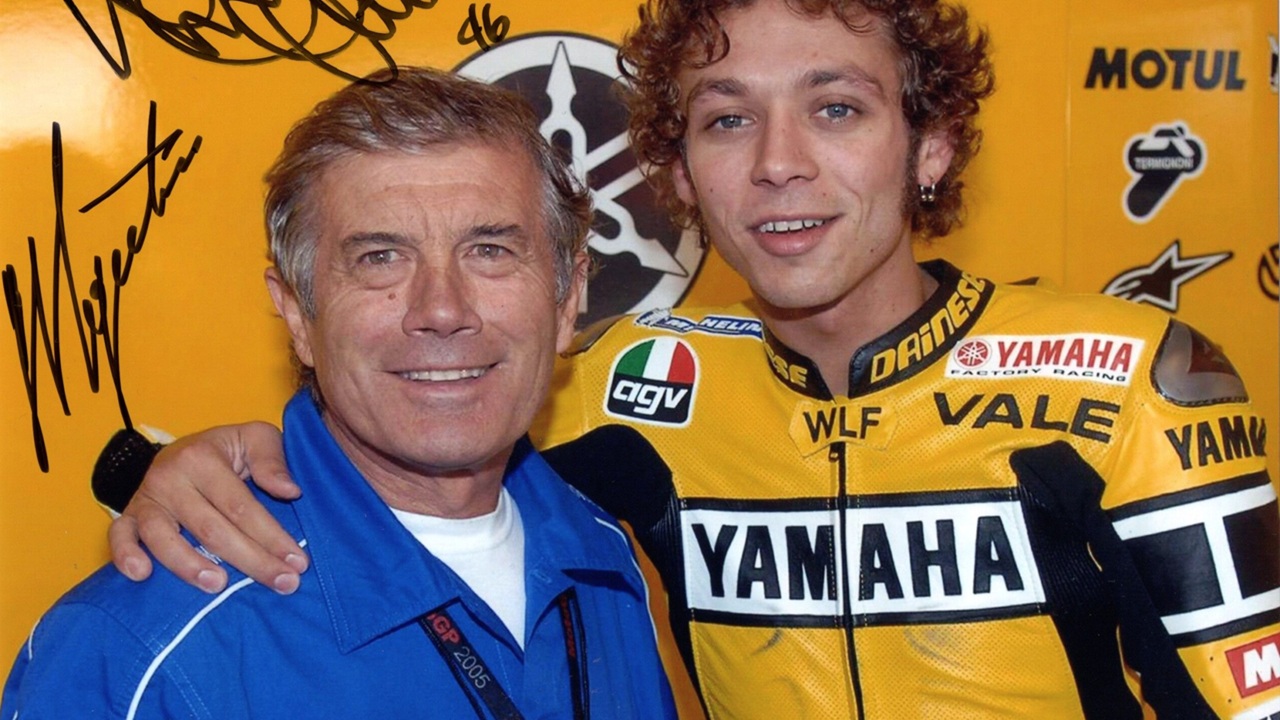 Valentino Rossi dan Giacomo Agostini dua pebalap Italia terhebat sepanjang masa