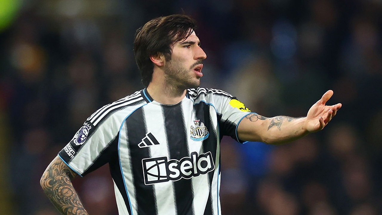 Chelsea incar gelandang Newcastle, Sandro Tonali