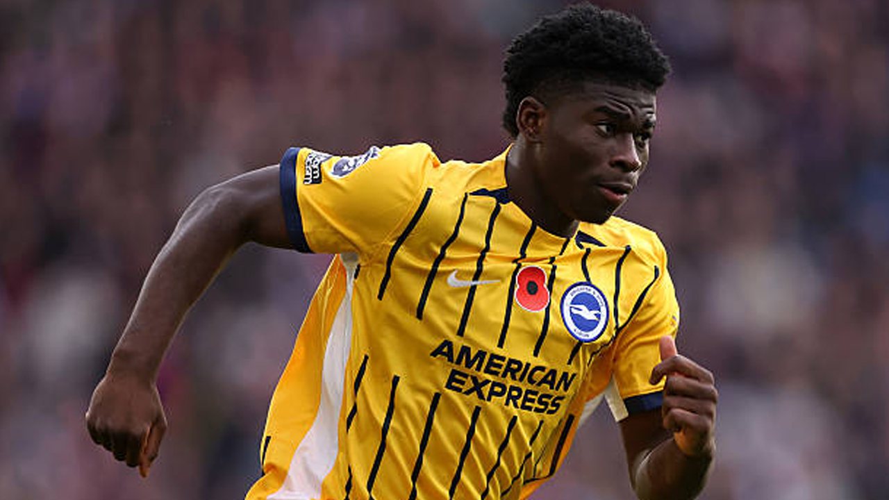 Paul Barber Pastikan Carlos Baleba Bertahan di Brighton, MU Gigit Jari