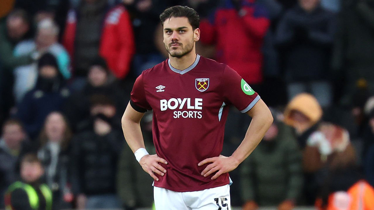 Konstantinos Mavropanos.