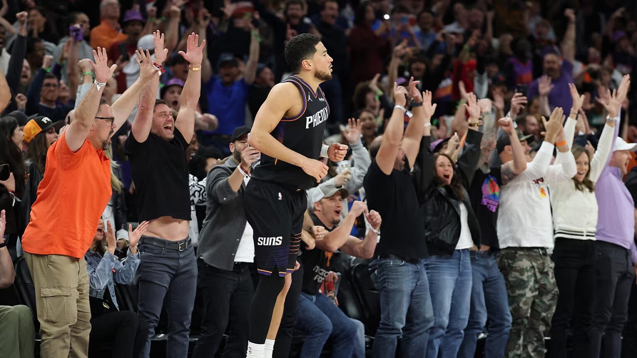 Devin Booker Tentukan Kemenangan Suns atas Thunder