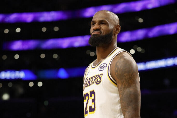 LeBron Geser Chris Paul, Raih Asis Terbanyak Kedua NBA - sumber: (mainbasket)